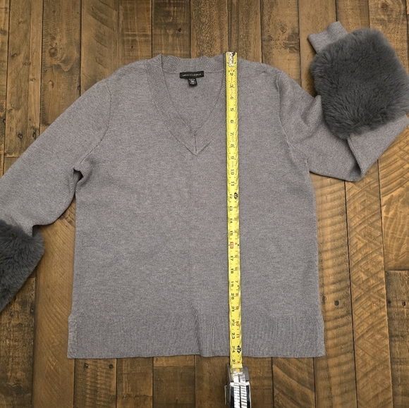 Saks Fifth Avenue Gray Faux Fur Cuff Women's Sweater - Picture 4 of 6